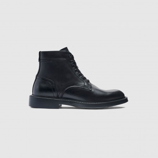 SMART Lace-Up Boot
