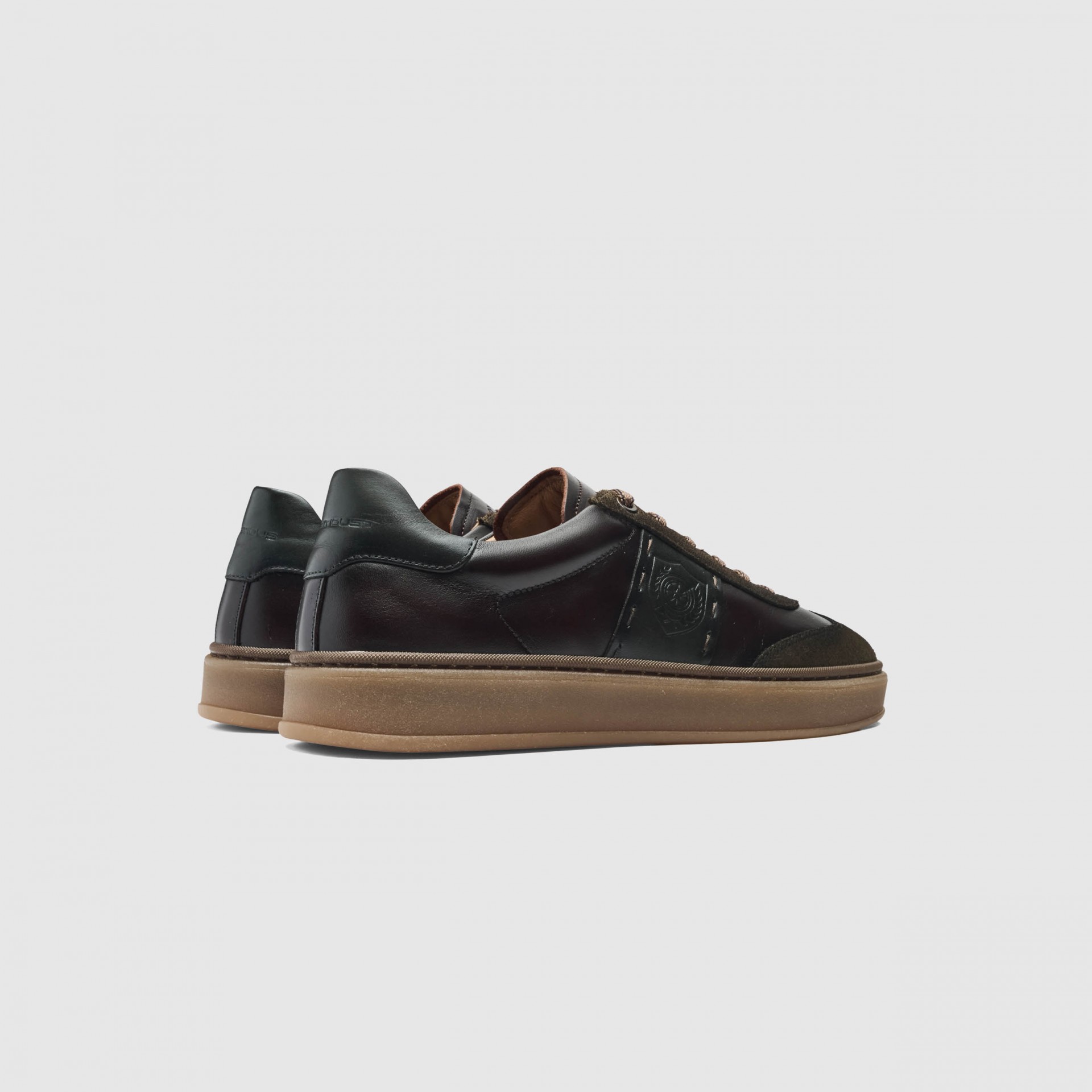 HANS Retro Sneaker