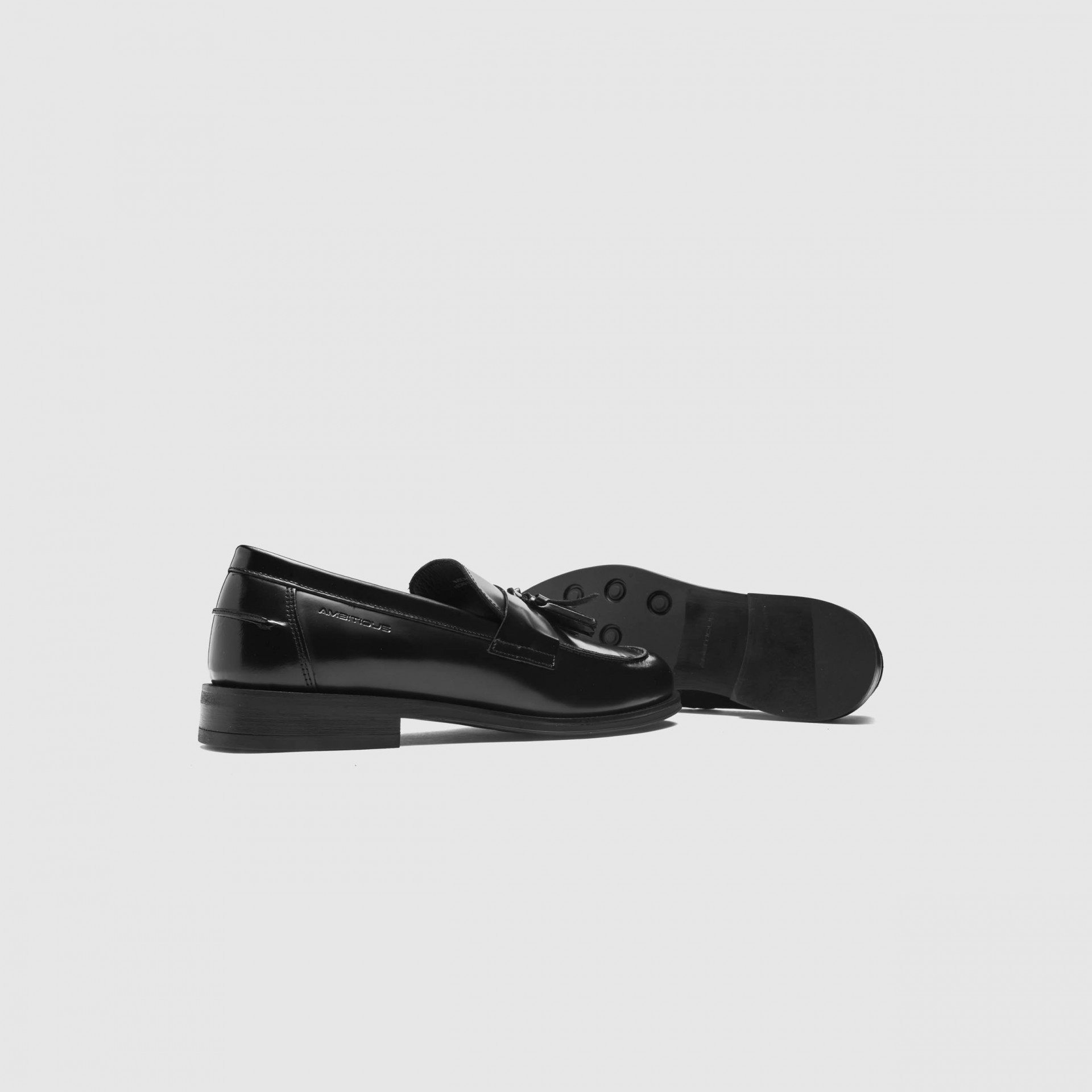 SIMON Tassel Loafer