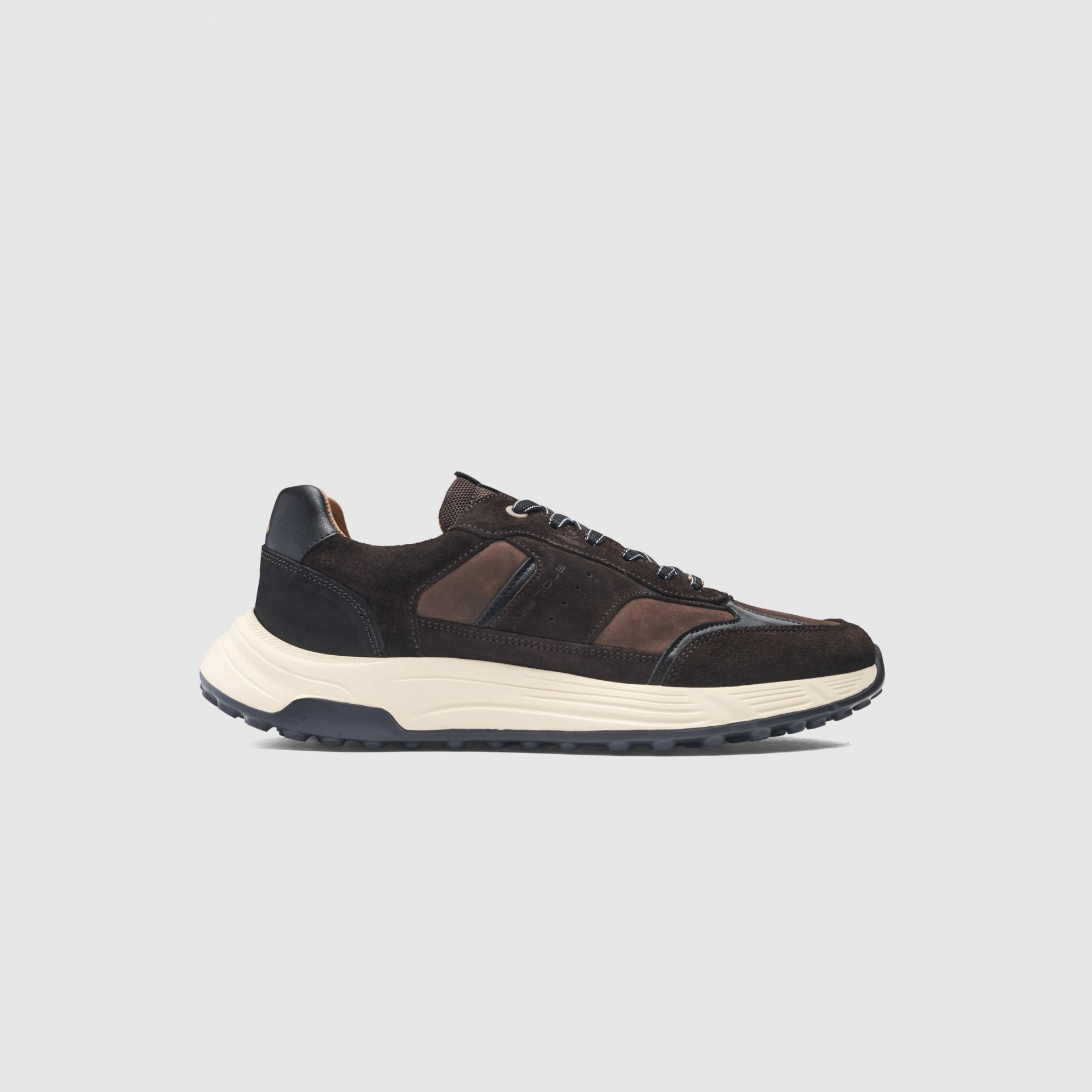 HALL Casual Sneaker
