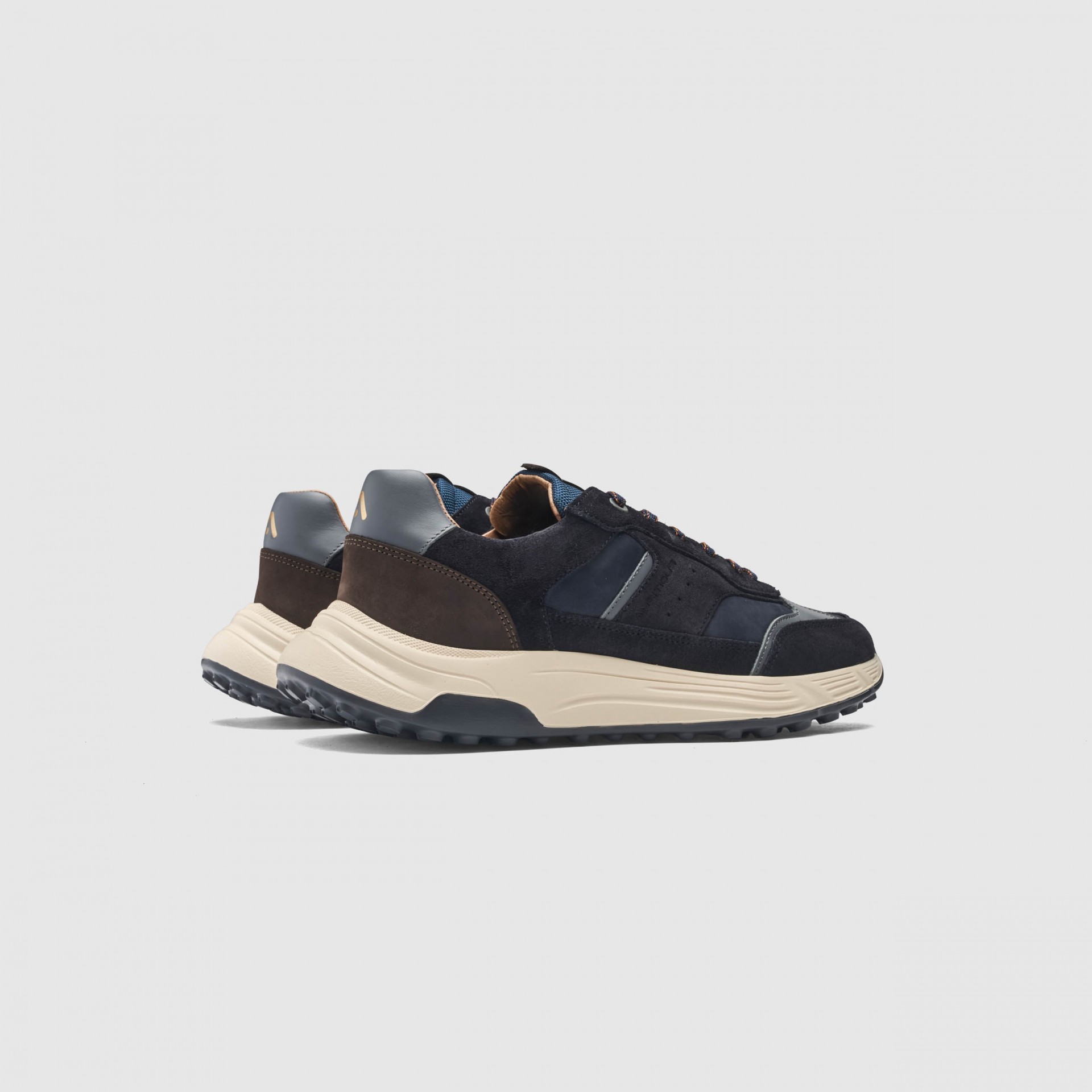 HALL Casual Sneaker