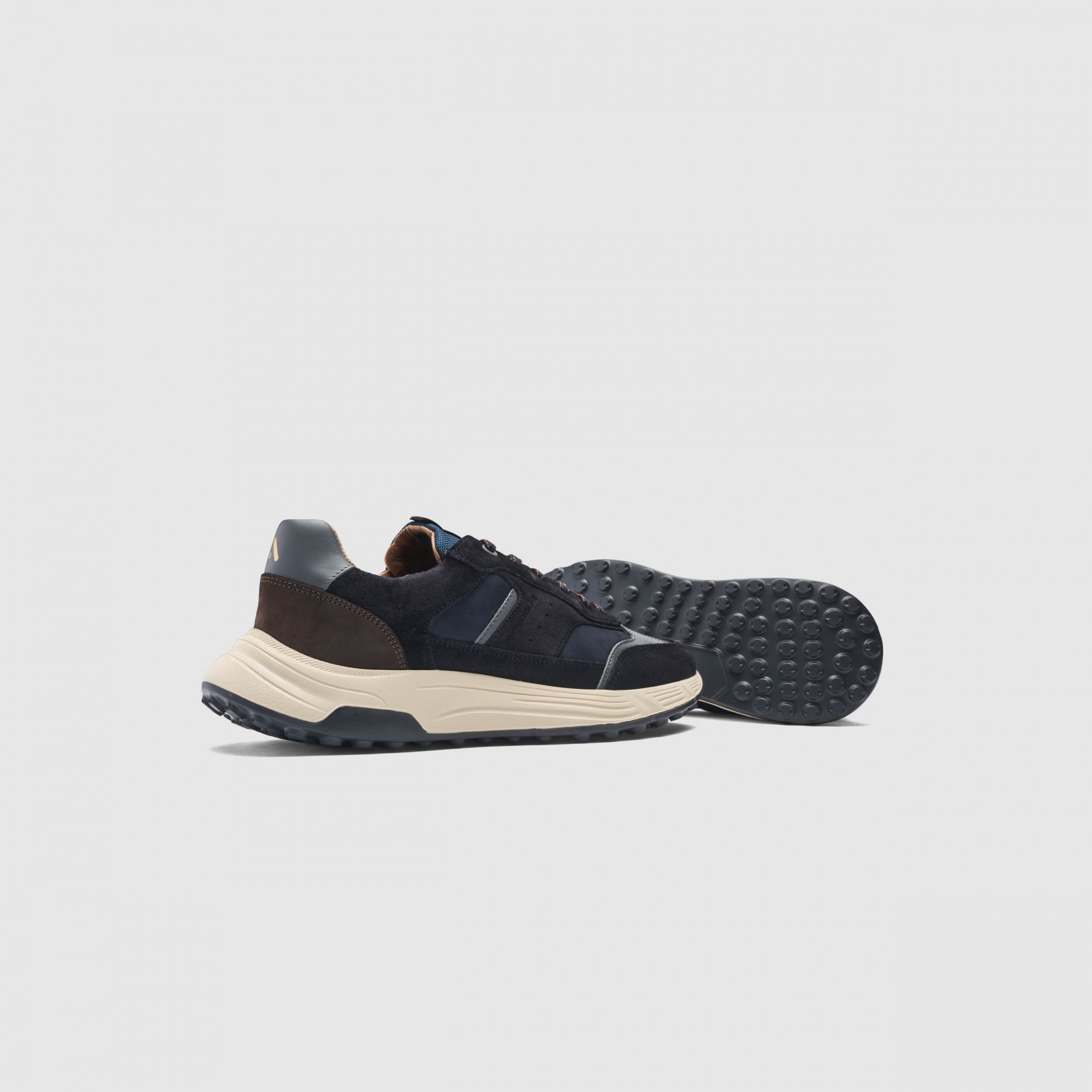 HALL Casual Sneaker