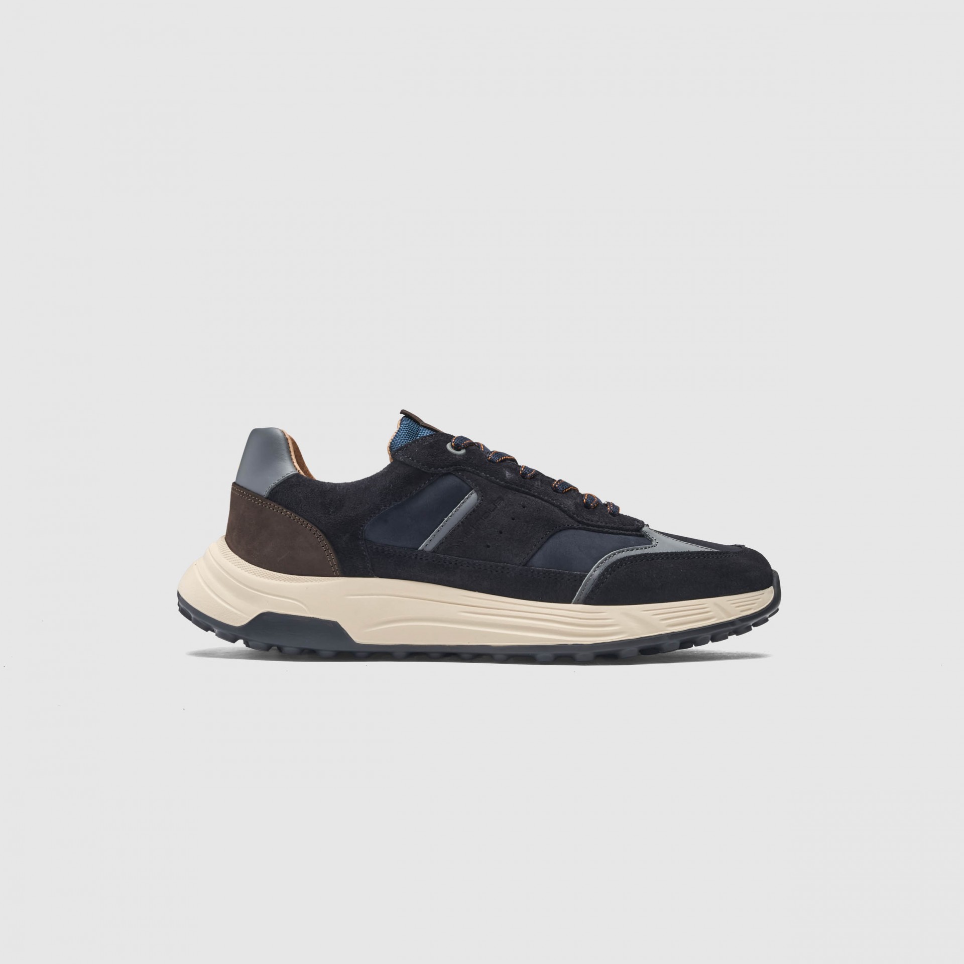 HALL Casual Sneaker
