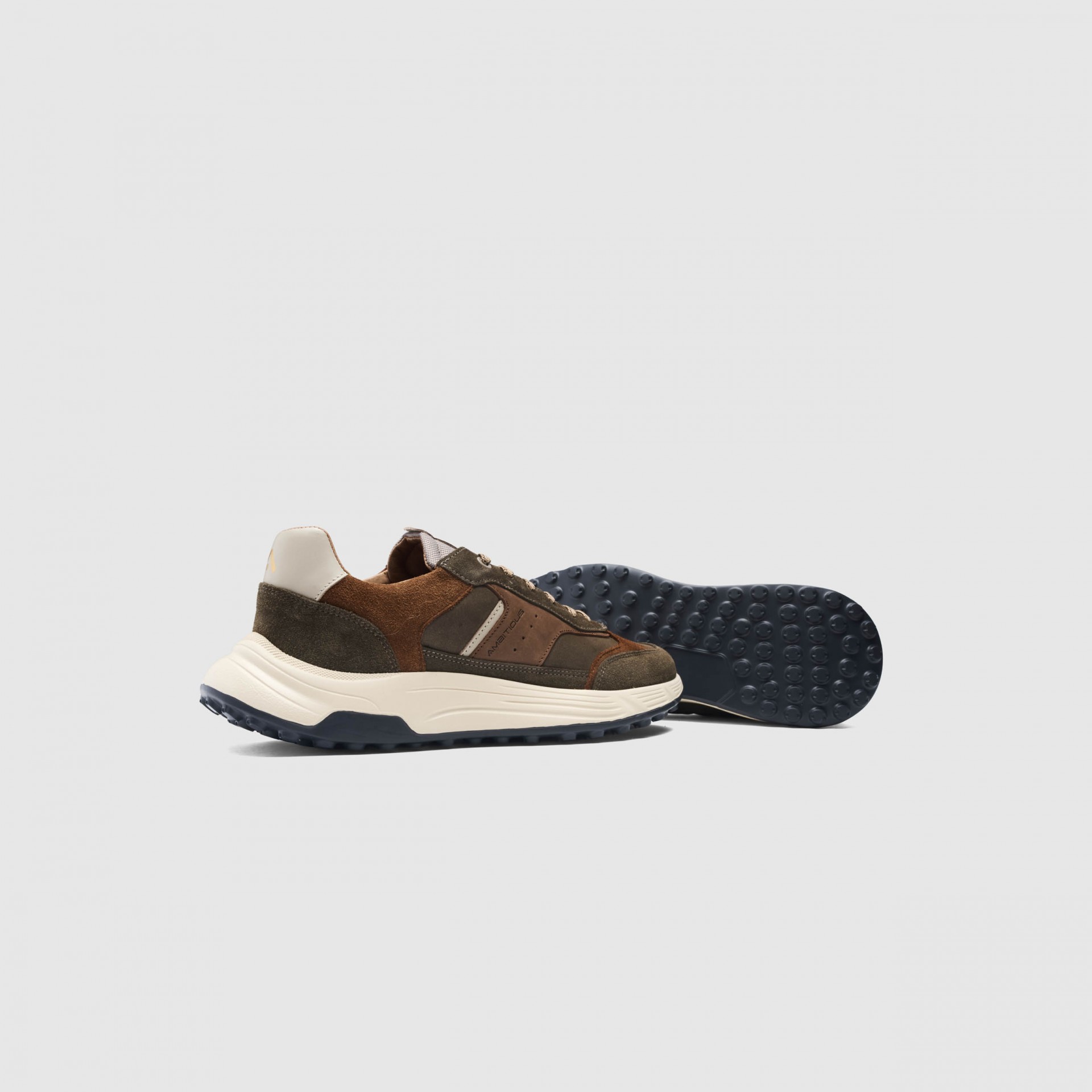 HALL Casual Sneaker