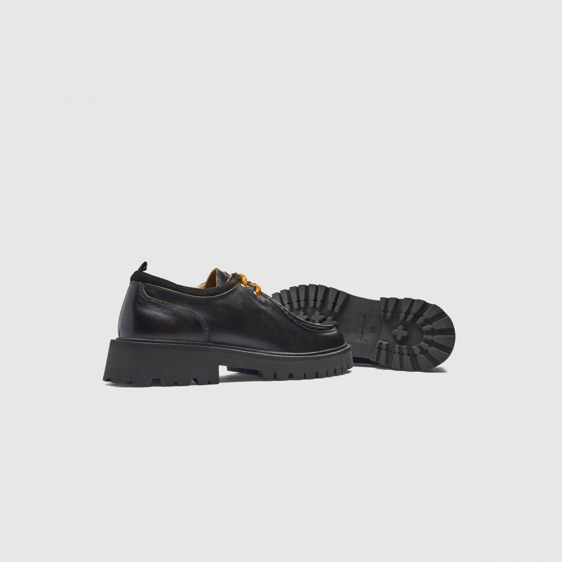ELSA Lug Moccasin