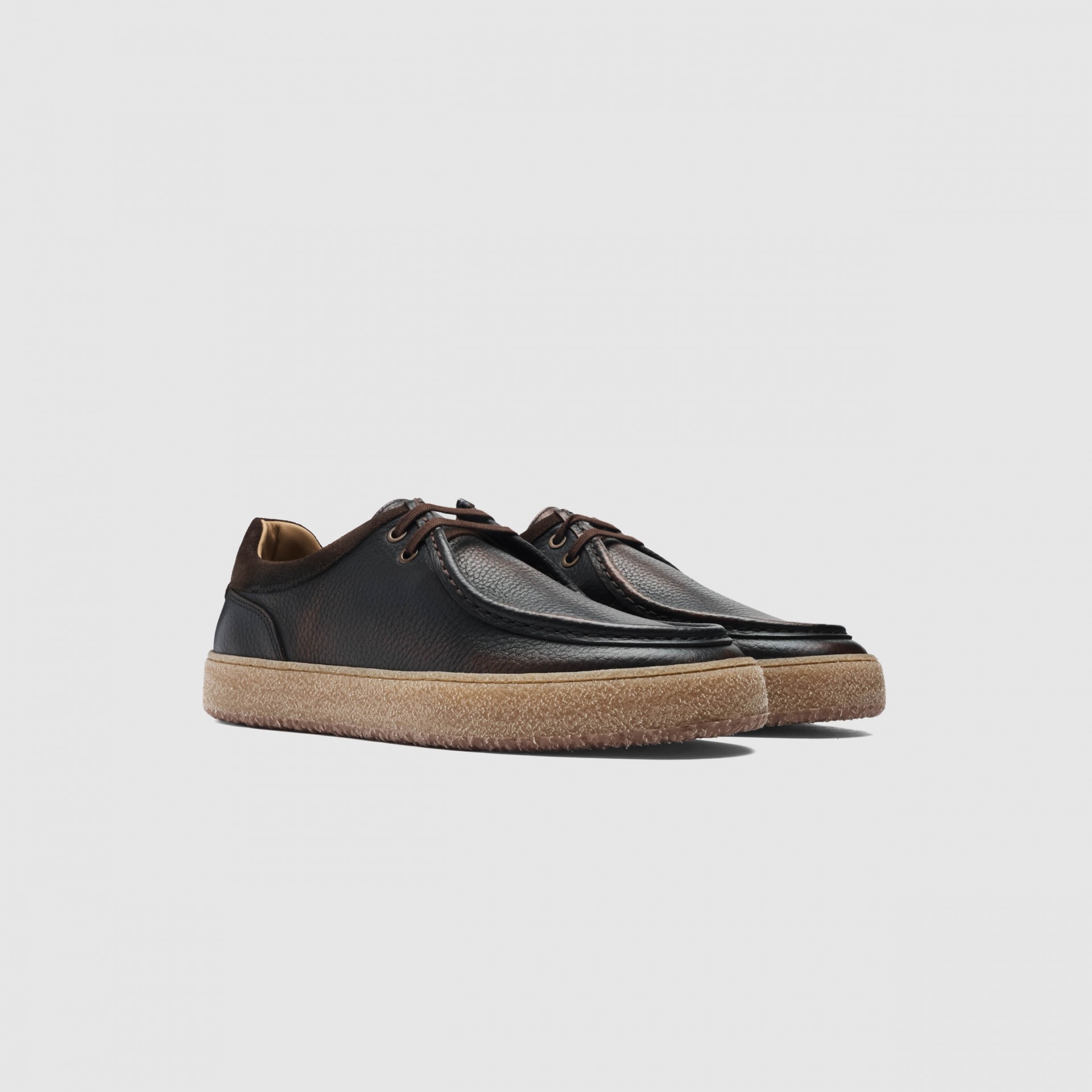 KELPE Crest Sneaker
