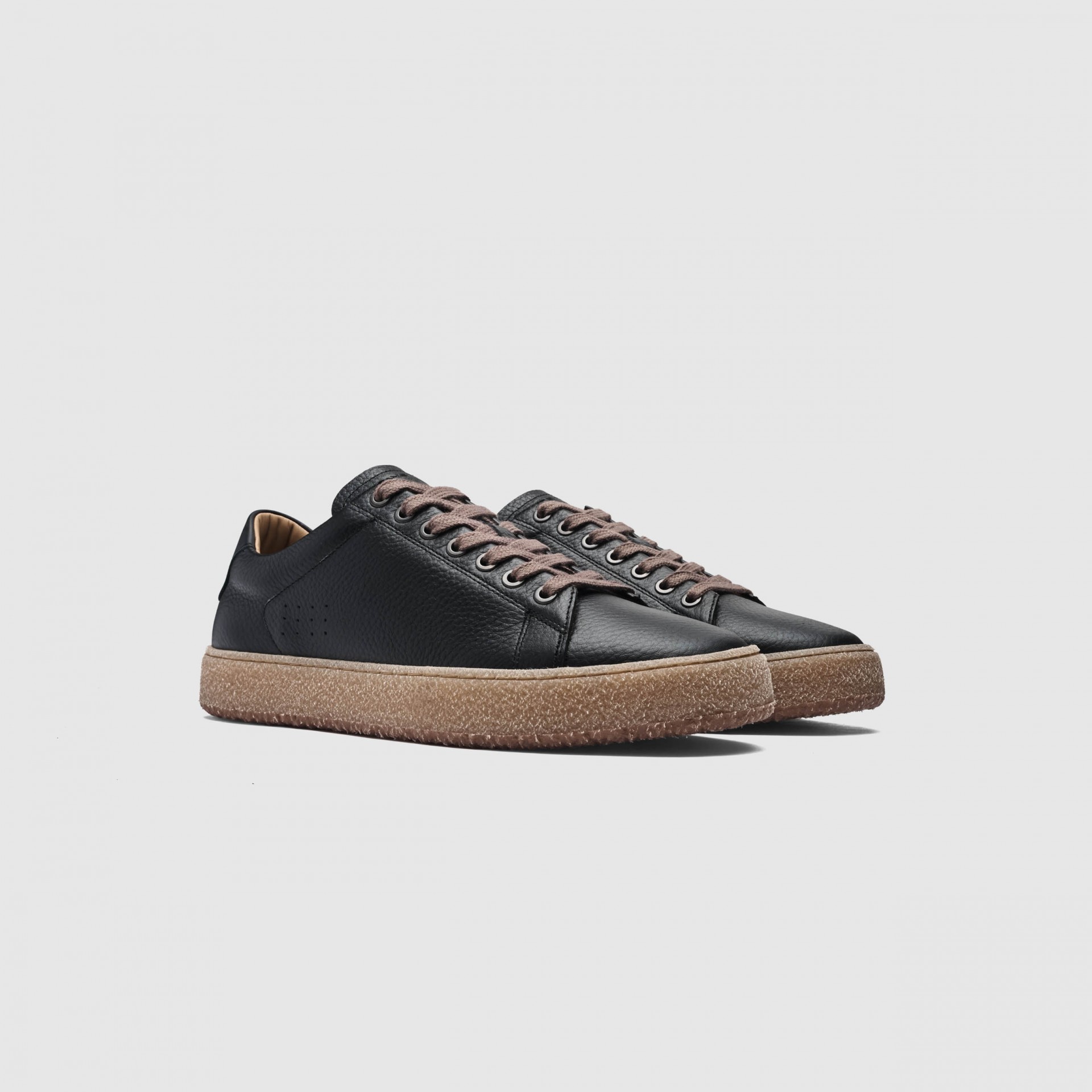 KELPE Crest Sneaker