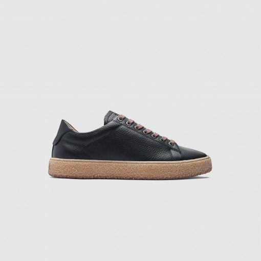 KELPE Crest Sneaker