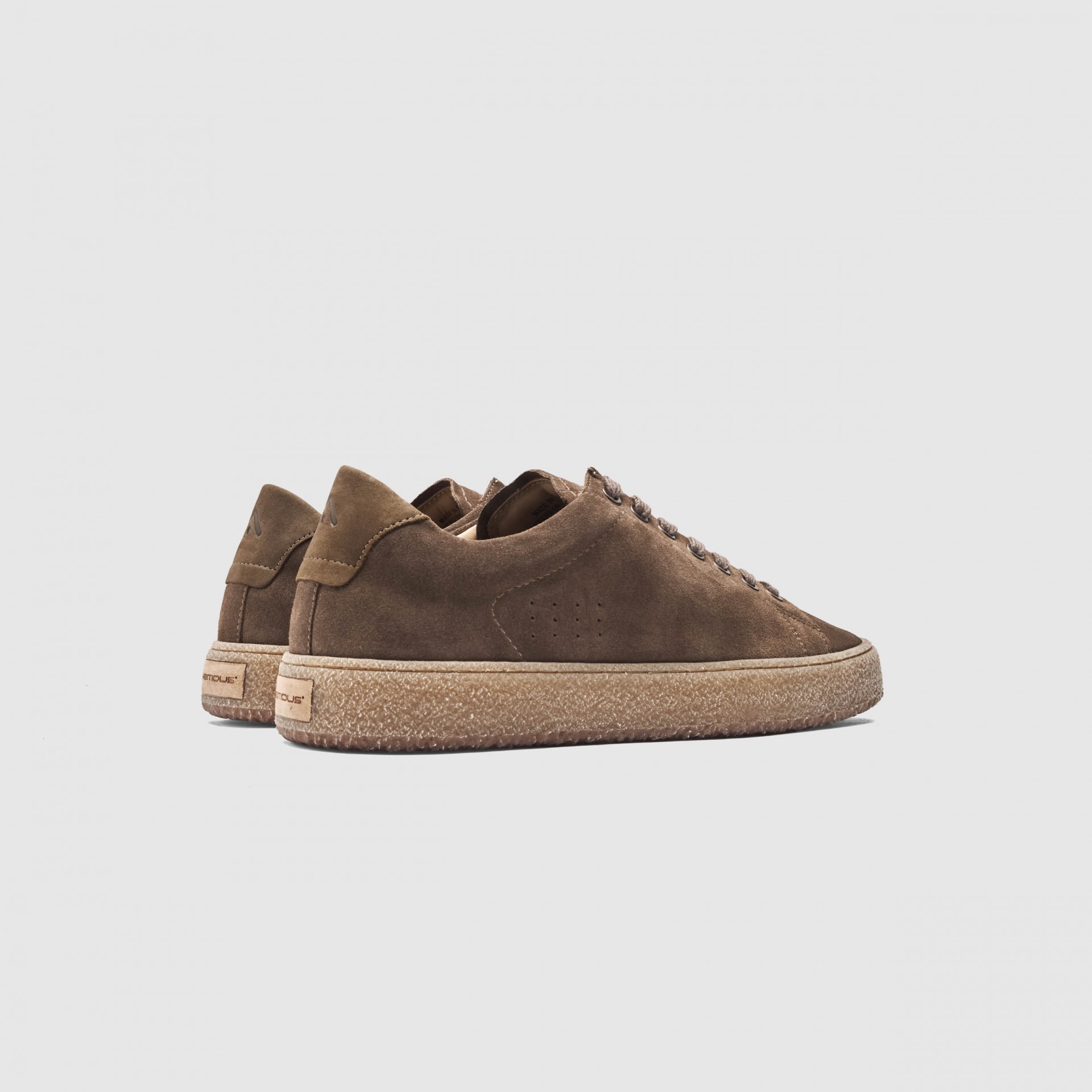KELPE Crest Sneaker