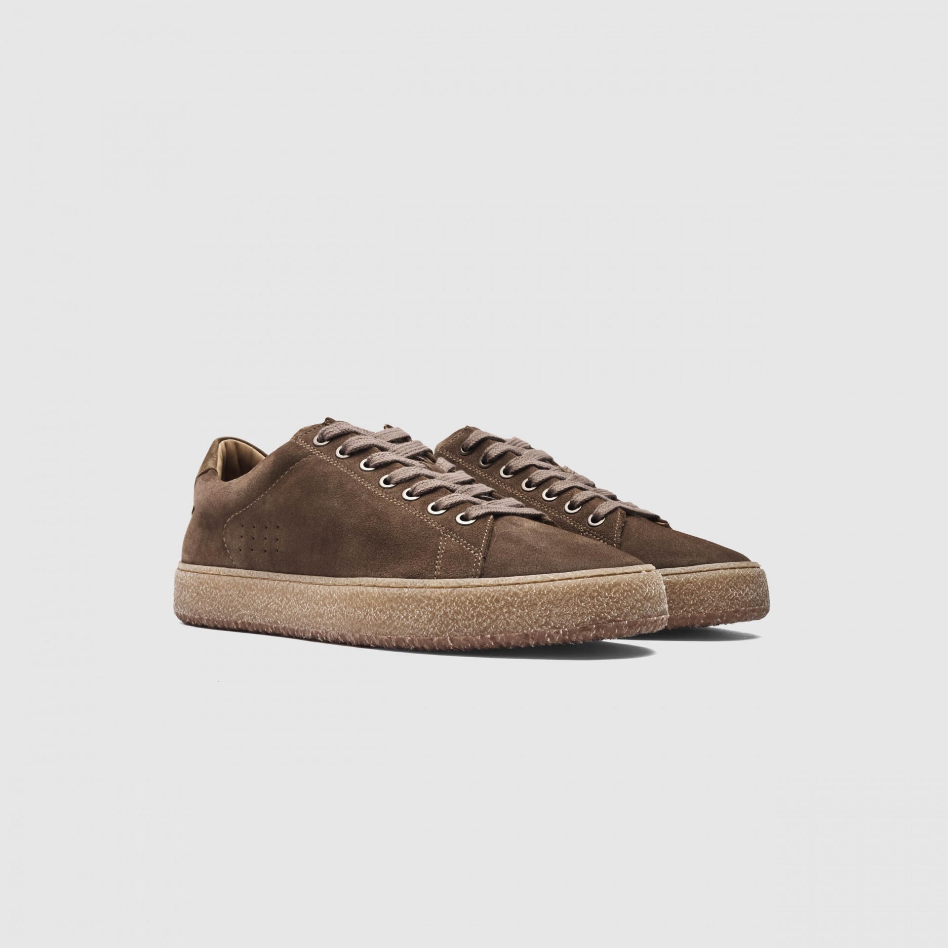 KELPE Crest Sneaker
