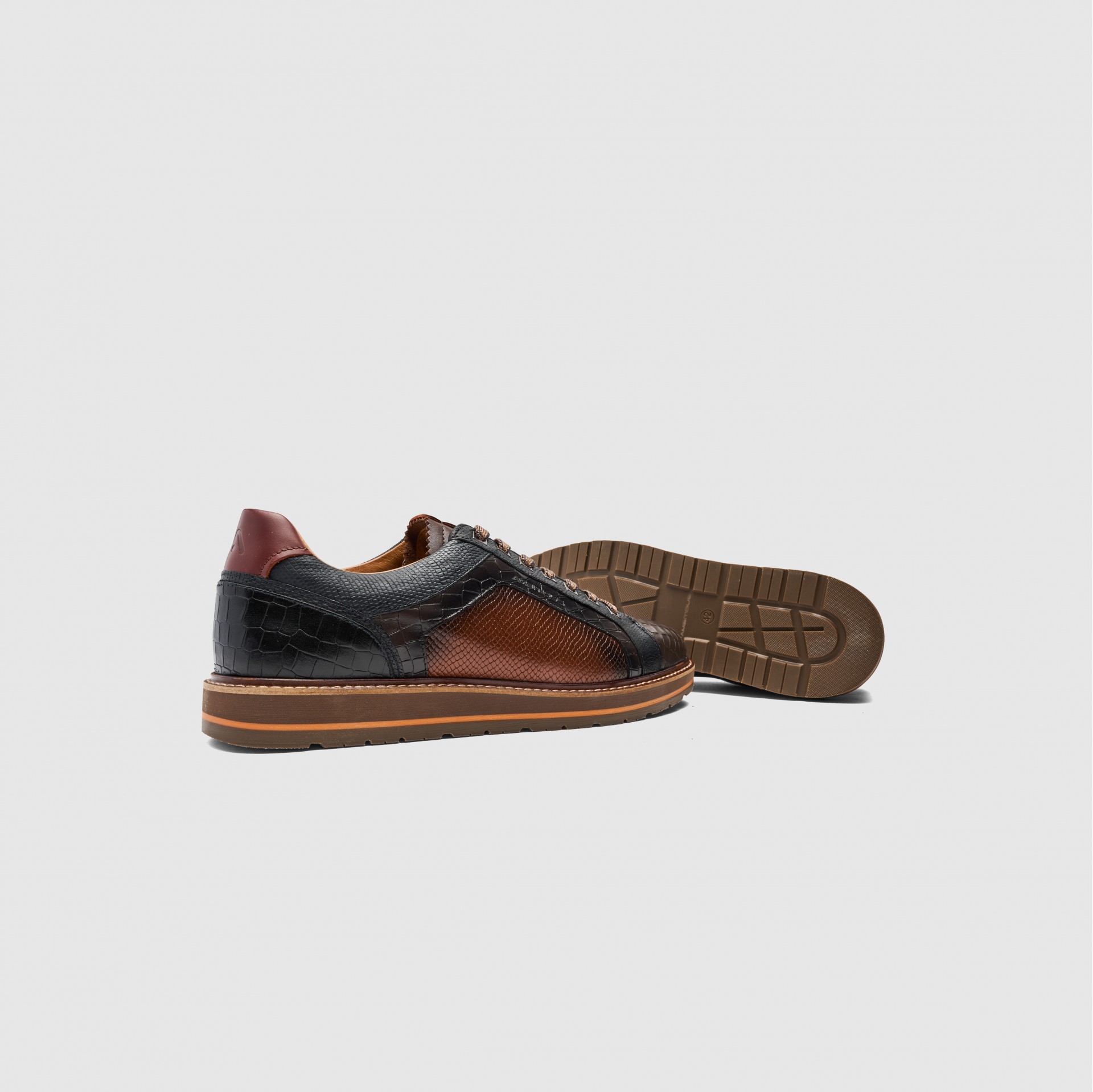 RON Artisan Sneaker
