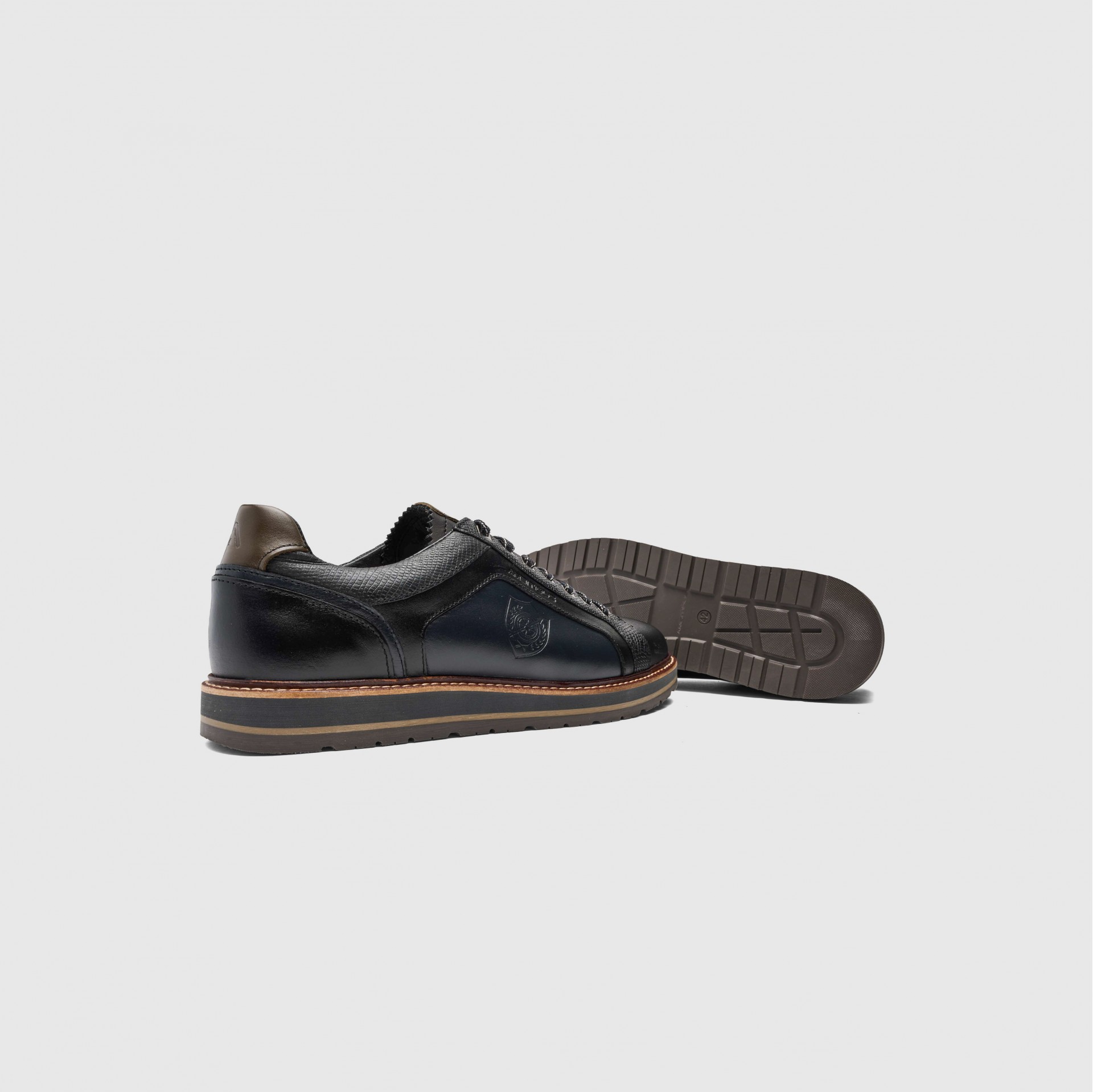 RON Artisan Sneaker