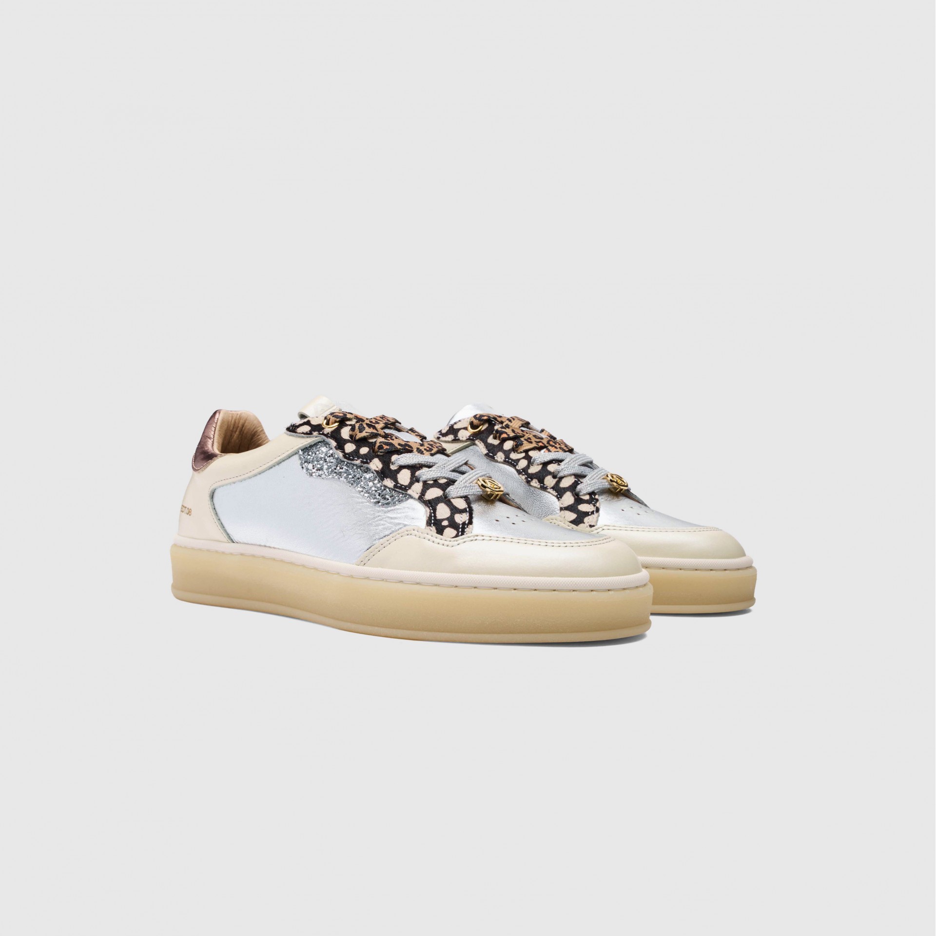 WENDY Low-Top Sneaker