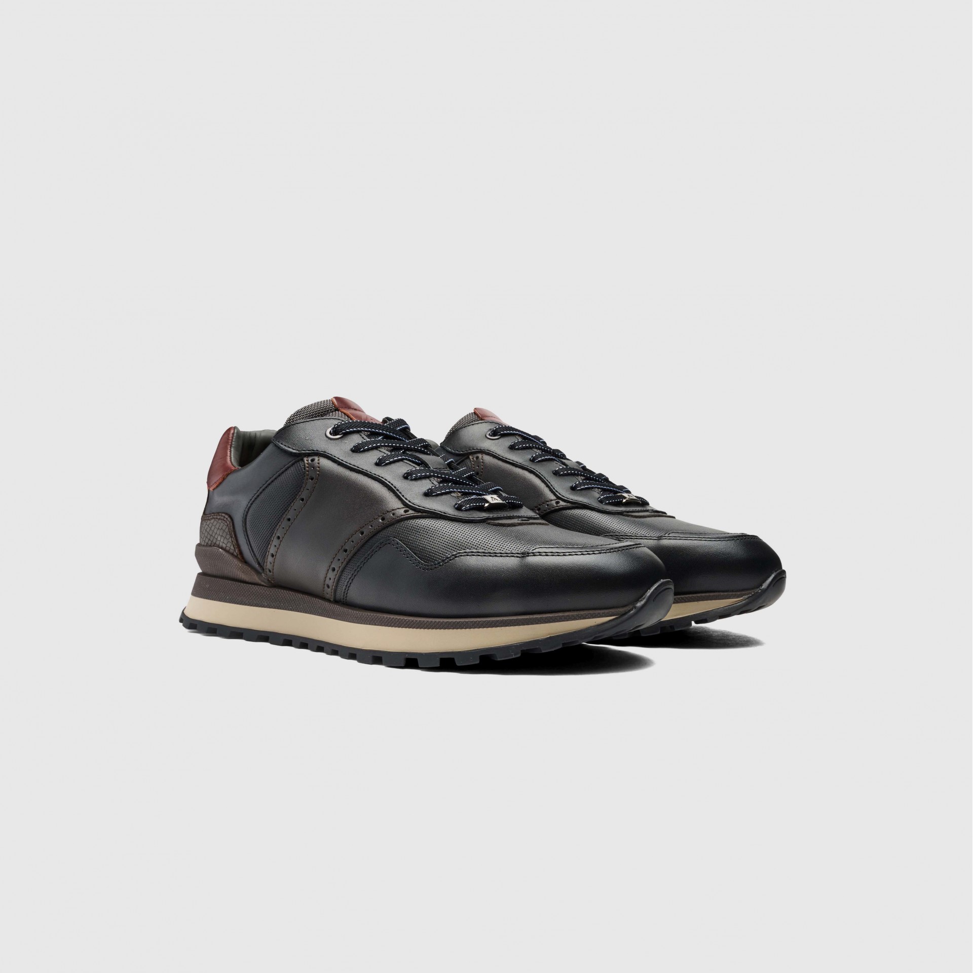 PARK Crest Runner