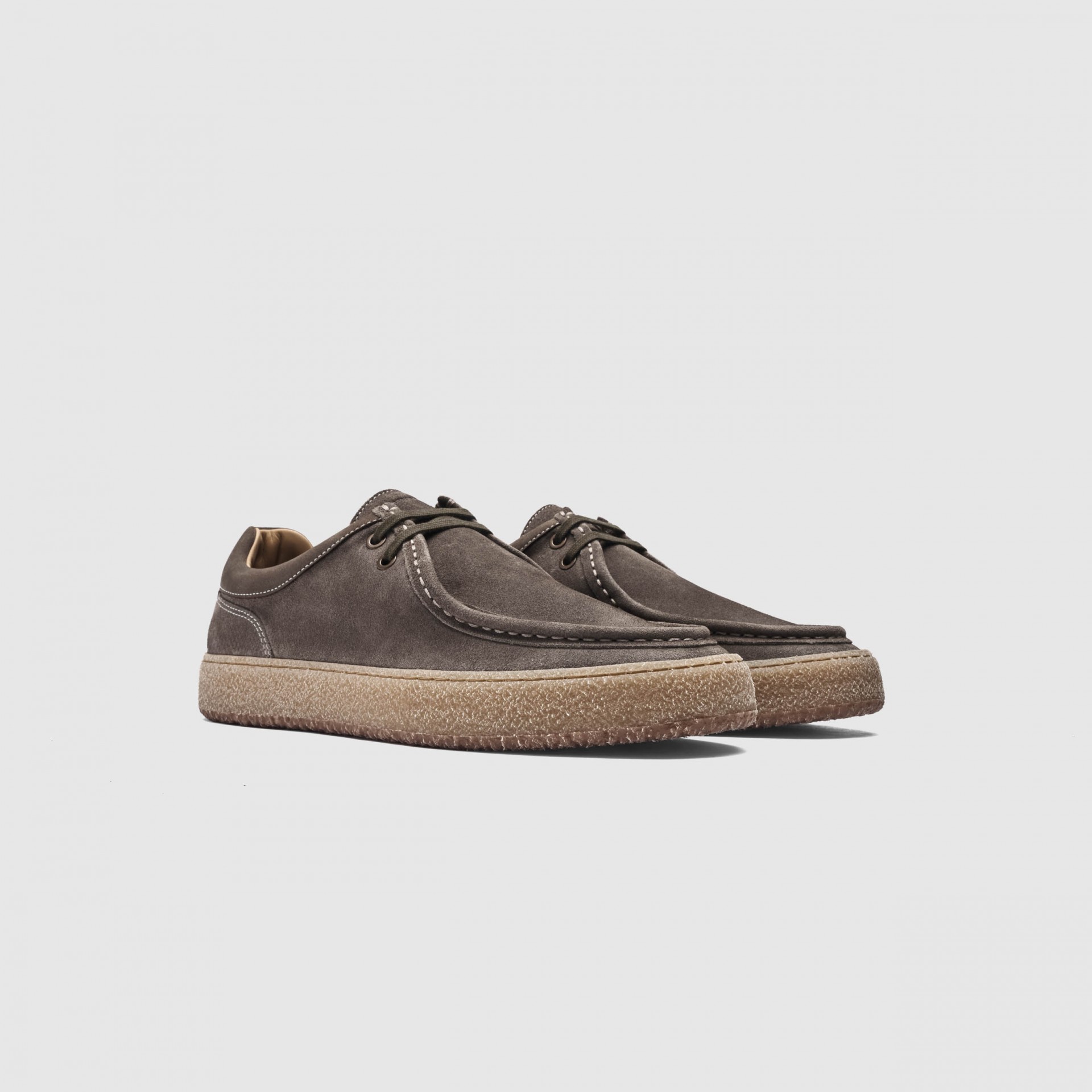 KELPE Crest Sneaker