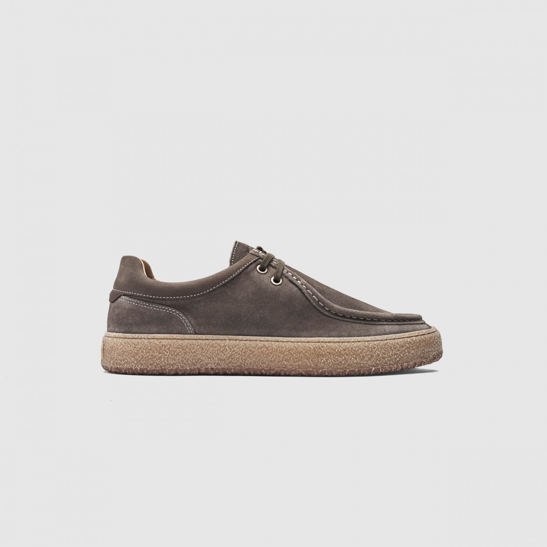 KELPE Crest Sneaker