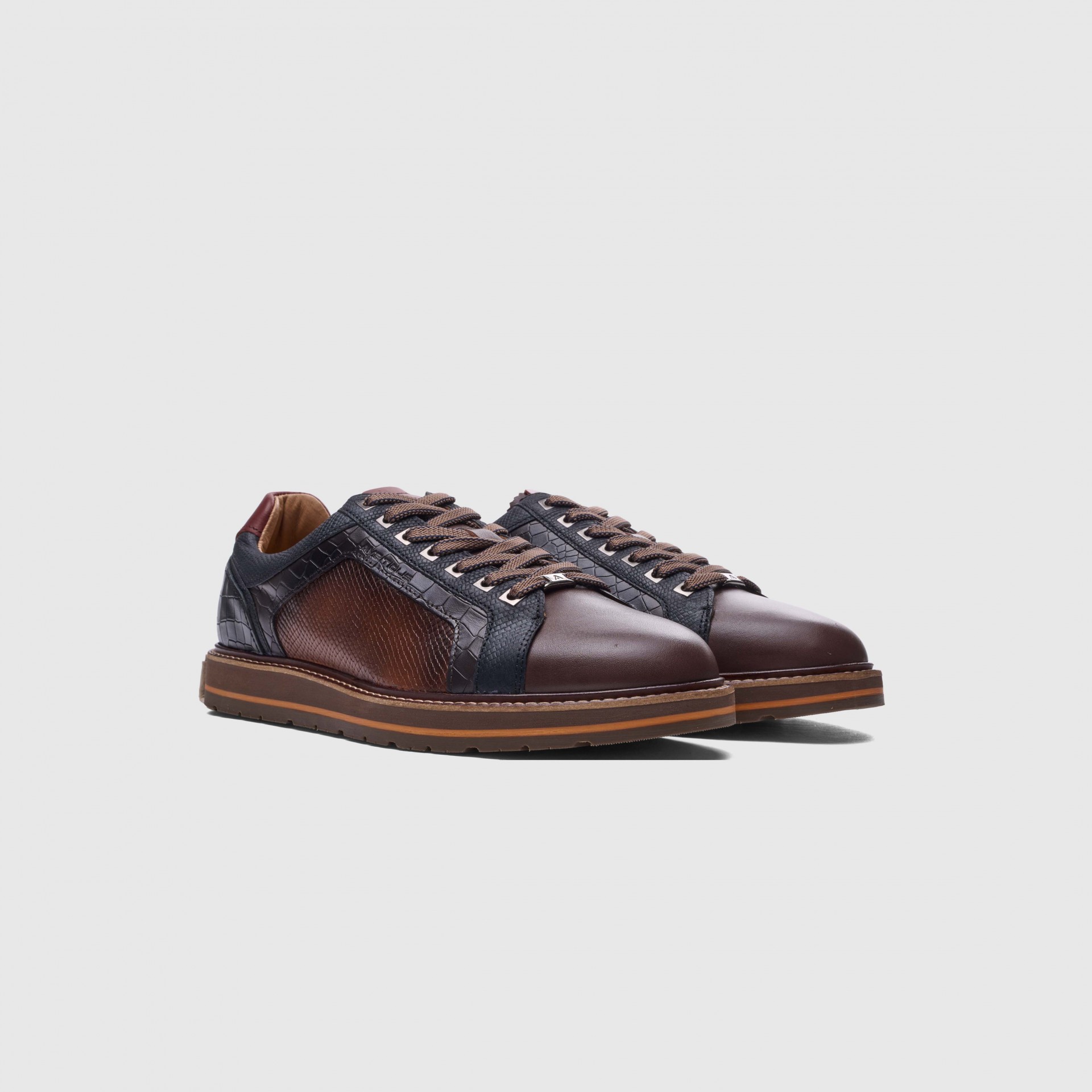 RON Artisan Sneaker